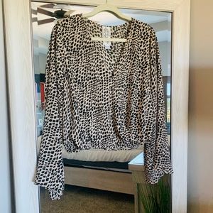 Sadie & Sage Leopard print Ladies Blouse